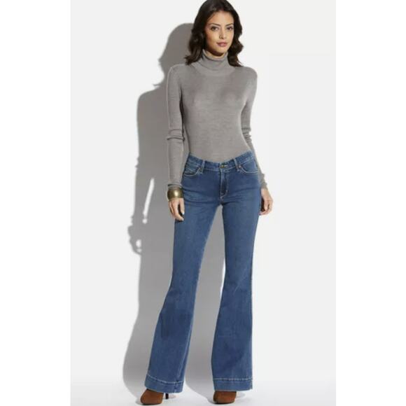 Cj by Cookie Johnson Felicity Flare Jeans WMNS 34x32 Blue Mid Rise Medium Wash - Picture 2 of 13